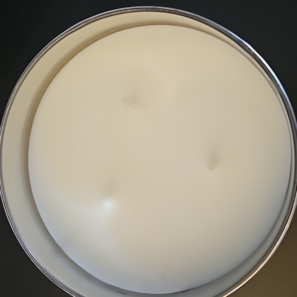 New wicked vanilla woods 3 wick candle with snake lid from bath and body… - Picture 4 of 5